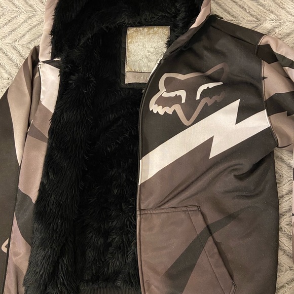 Large Fox Jacket - Picture 5 of 8